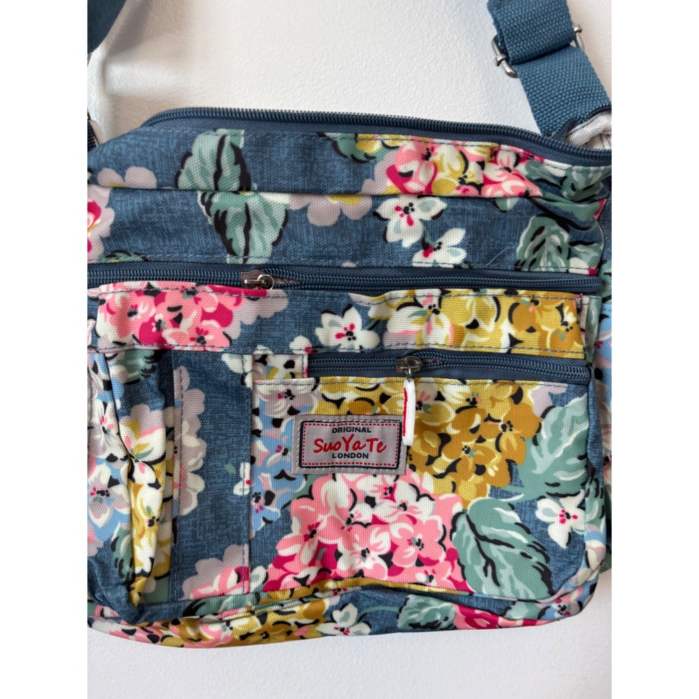 Original Suo‎ Ya Te London Crossbody Bag – Blue Floral Print – Great Condition - Picture 2 of 5